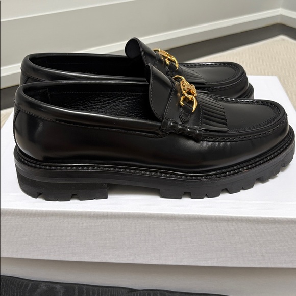 CELINE Margaret Loafer with Triomphe Chain in Polished Black Leather - Picture 11 of 16